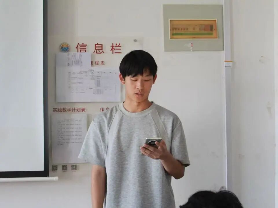 0a9d0ca647243cd3b1656a1ade1ab2e9.jpg